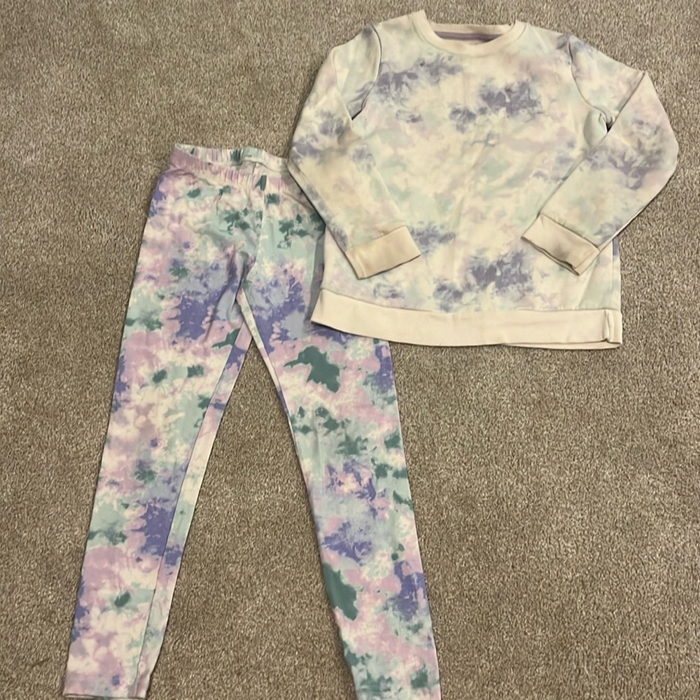 Cat and Jack sweatshirt and leggings